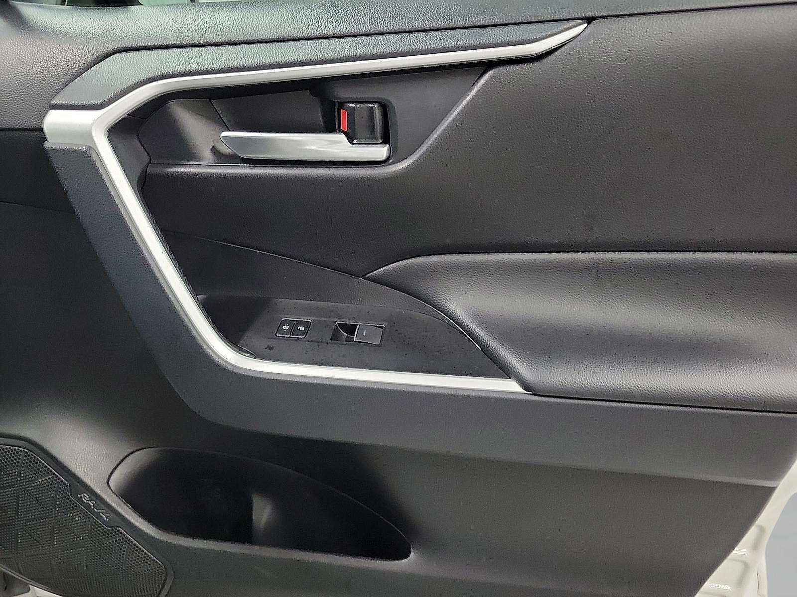 Certified 2025 Toyota RAV4 XLE w/ Convenience Package FWD image 16