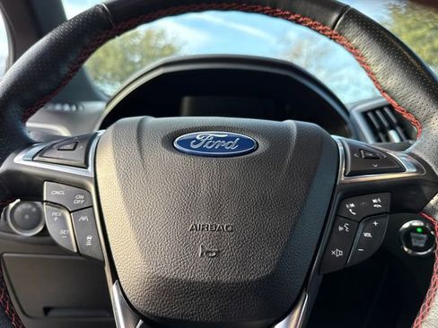 Certified 2022 Ford Edge ST-Line image 29