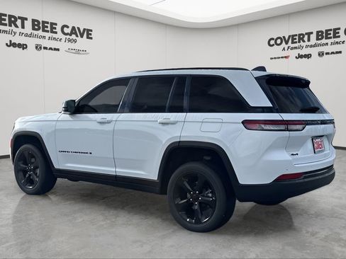 New 2025 Jeep Grand Cherokee Altitude image 6