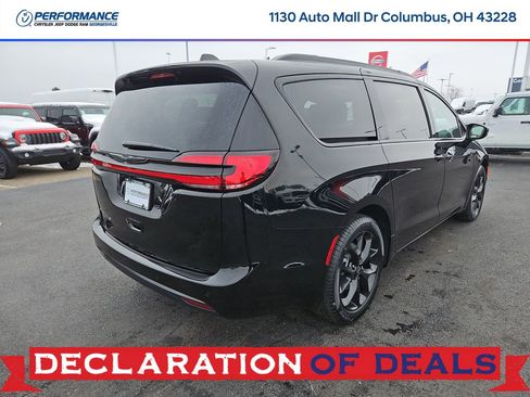 New 2026 Chrysler Pacifica Select image 7