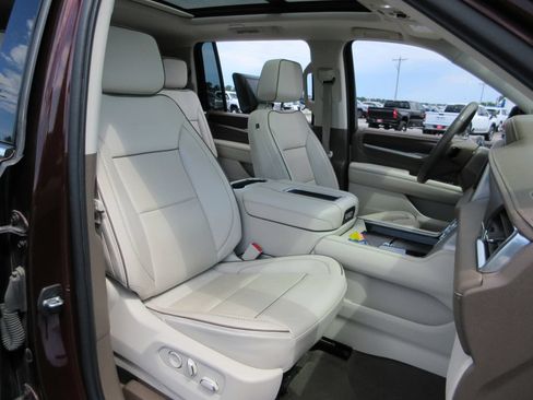 Certified 2022 GMC Yukon XL Denali w/ Denali Ultimate Package AWD/4WD image 26