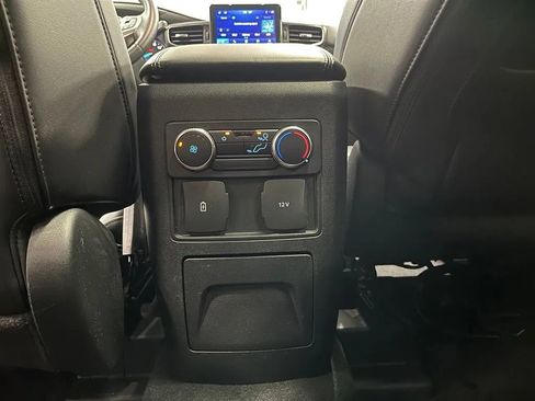 Used 2022 Ford Explorer XLT w/ Equipment Group 202A AWD/4WD image 27