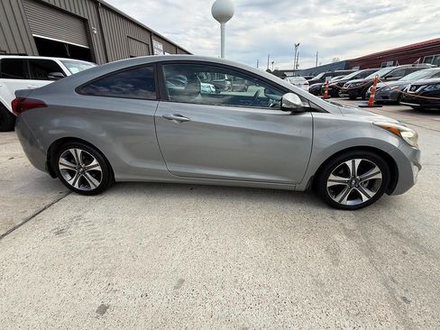 Used 2014 Hyundai Elantra Base 2dr Coupe w/ Option Group 2 image 16