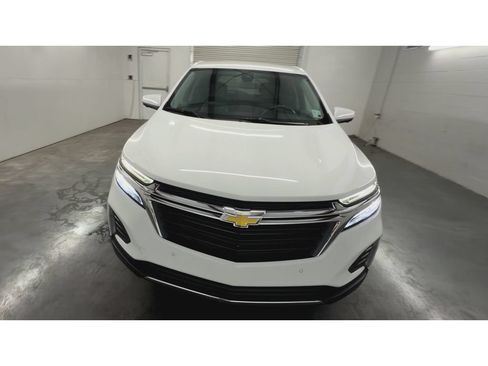 Used 2024 Chevrolet Equinox LT FWD image 3