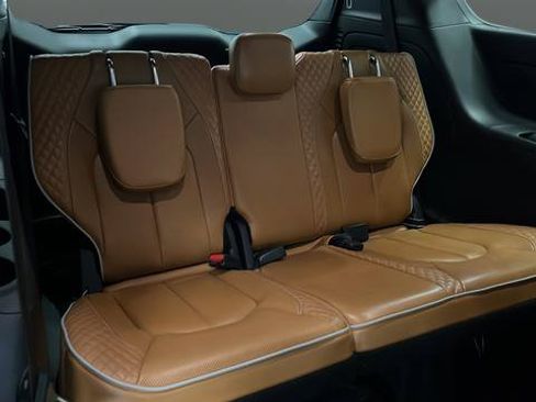 Used 2023 Chrysler Pacifica Pinnacle FWD image 27