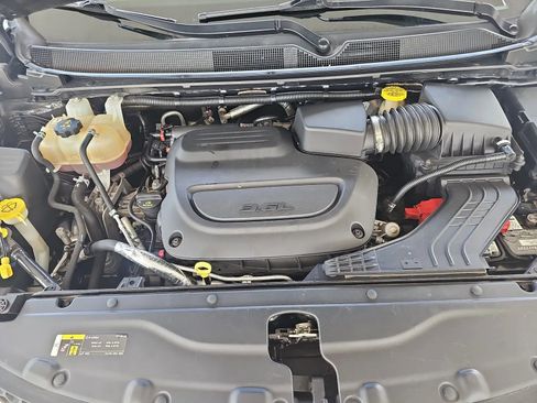 Used 2020 Chrysler Pacifica Touring-L w/ Advanced Safetytec Group image 21