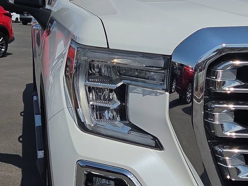 Used 2020 GMC Sierra 1500 SLT w/ SLT Premium Plus Package AWD/4WD image 7