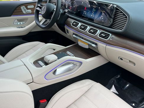New 2026 Mercedes-Benz GLS 580 4MATIC image 27