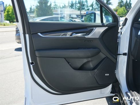 Used 2024 Cadillac XT6 Sport w/ Technology Package AWD/4WD image 13