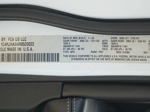 Used 2024 Jeep Grand Cherokee Altitude AWD/4WD image 30
