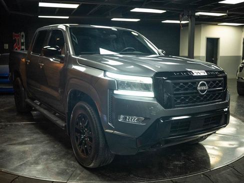 Used 2023 Nissan Frontier SV w/ Midnight Edition Package AWD/4WD image 5