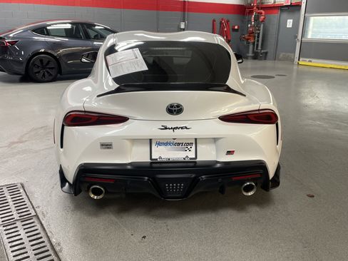 Used 2023 Toyota Supra Premium image 9
