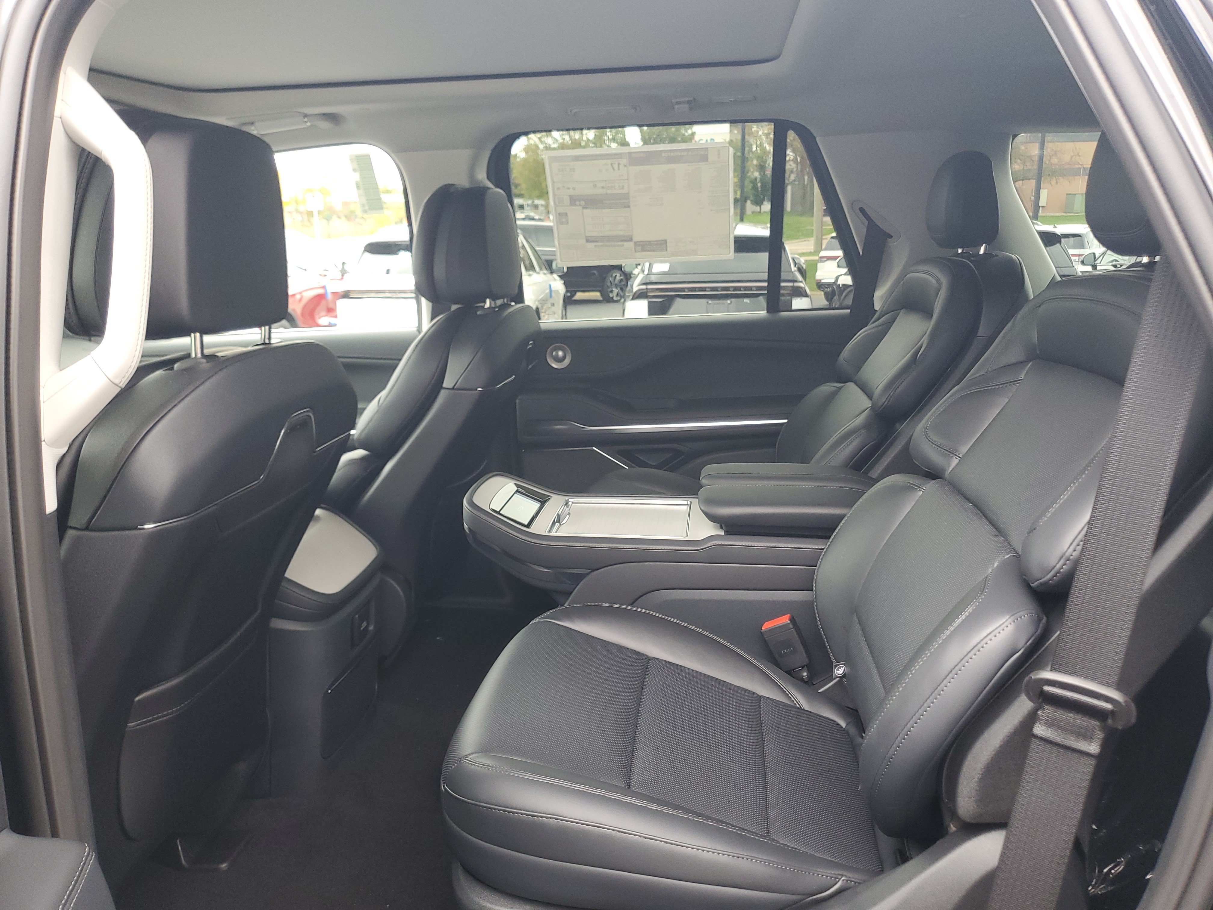 New 2027 Lincoln Navigator Reserve AWD/4WD image 27