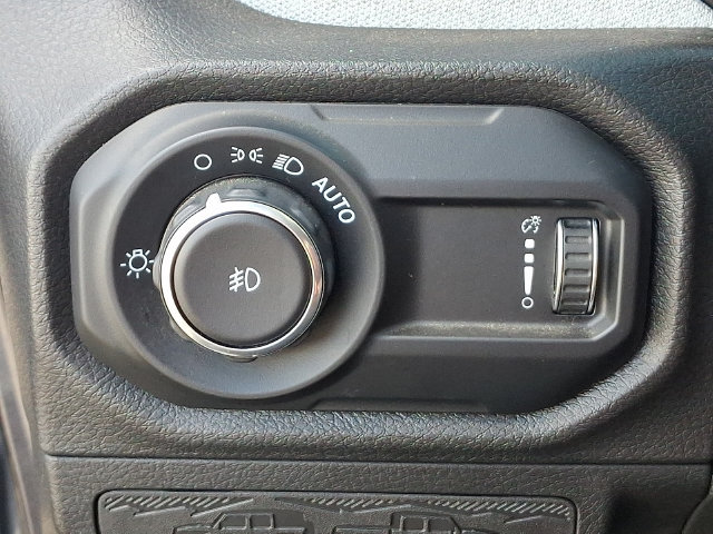 Used 2025 Jeep Wrangler Unlimited Sport AWD/4WD image 9