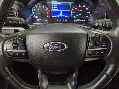 Used 2020 Ford Explorer XLT w/ Equipment Group 202A RWD image 11