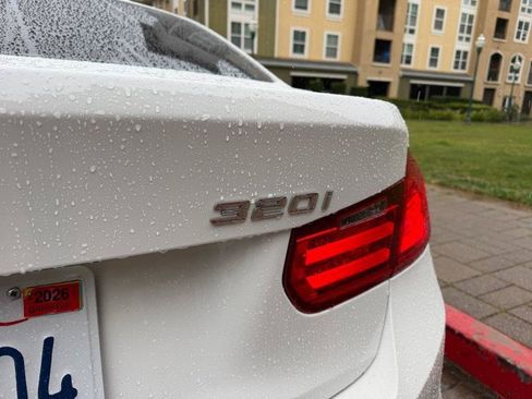 Used 2014 BMW 320i Sedan RWD image 30