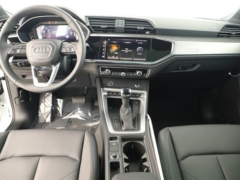 New 2025 Audi Q3 2.0T Premium image 18