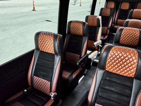 Used 2019 Mercedes-Benz Sprinter 3500 image 54