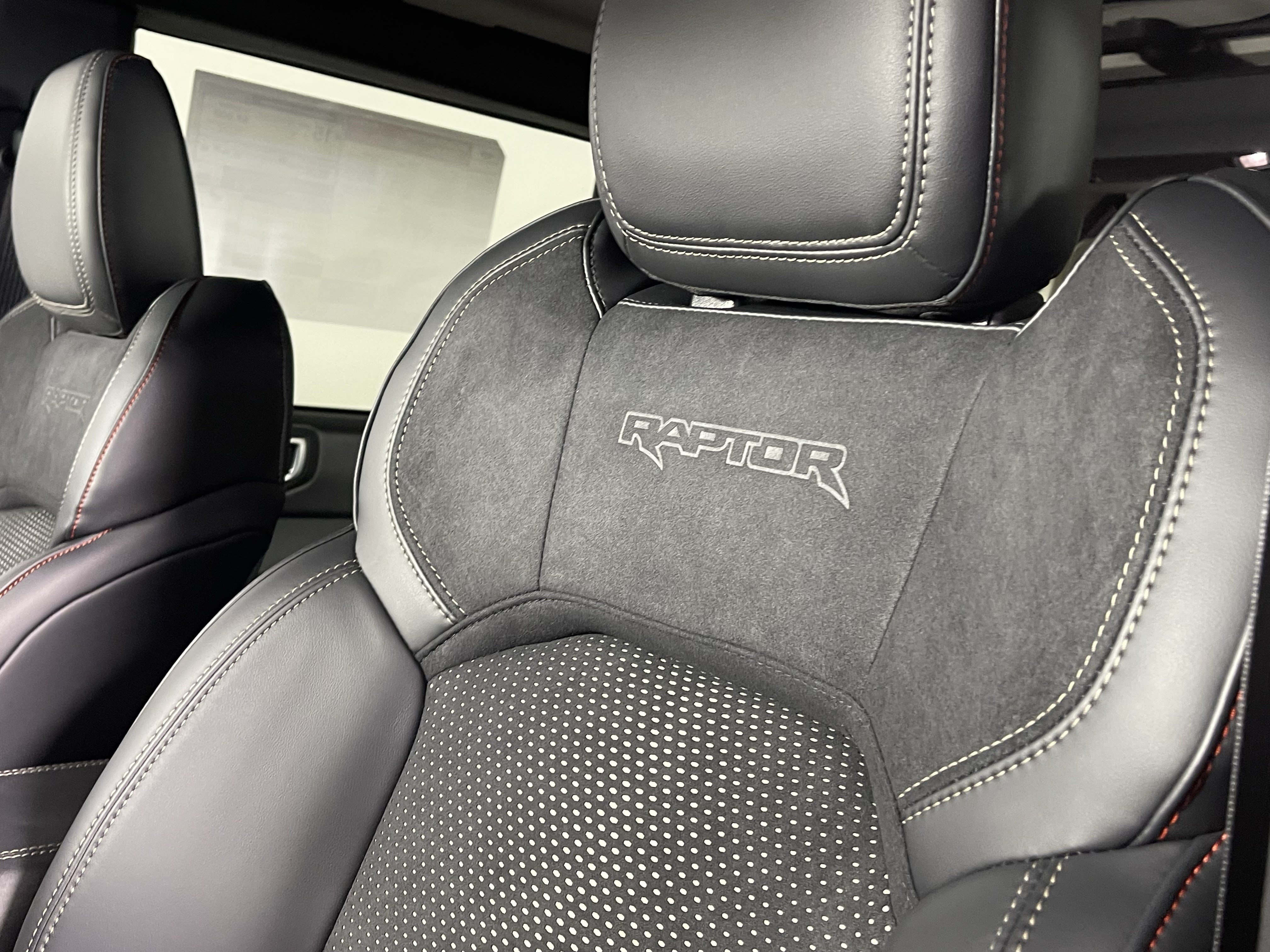 New 2026 Ford Bronco Raptor w/ Interior Carbon Fiber Pack AWD/4WD image 18