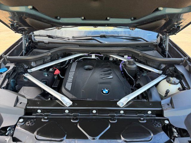 Used 2026 BMW X7 xDrive40i AWD/4WD image 19