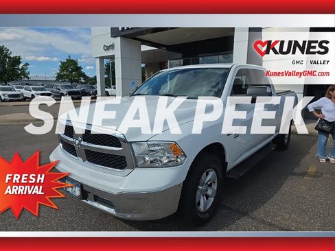 Used 2019 RAM 1500 Classic SLT AWD/4WD image 2
