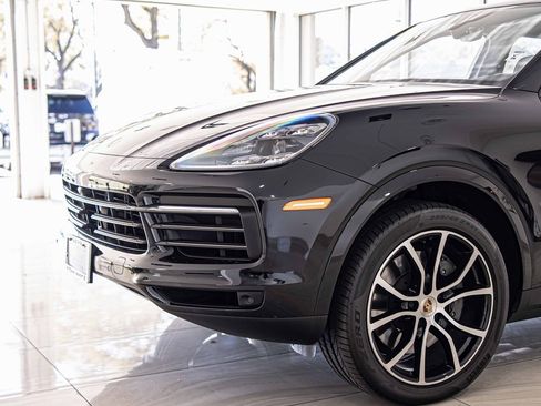 Used 2022 Porsche Cayenne S Platinum image 4
