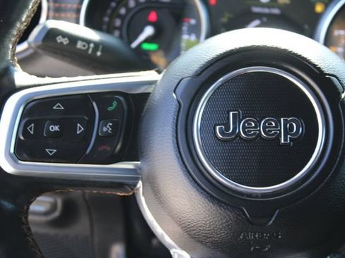 Used 2023 Jeep Wrangler Unlimited Sahara AWD/4WD image 21