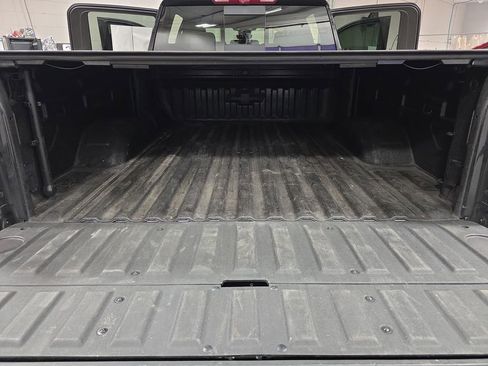 Used 2025 Chevrolet Silverado 2500 ZR2 w/ Technology Package image 12