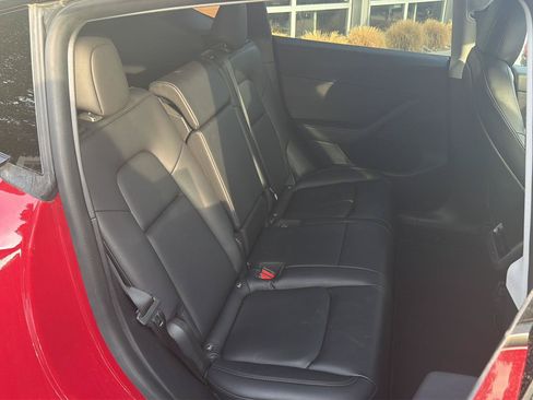 Used 2022 Tesla Model Y Performance AWD/4WD image 18
