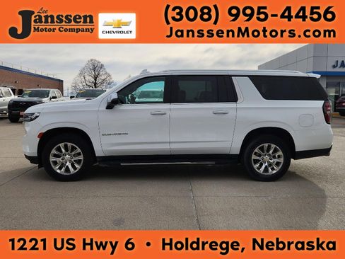 Used 2024 Chevrolet Suburban Premier AWD/4WD image 2