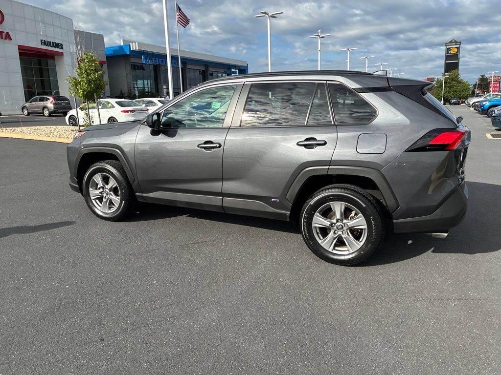 Used 2025 Toyota RAV4 LE AWD/4WD image 13
