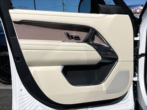 New 2026 Land Rover Range Rover SE AWD/4WD image 14