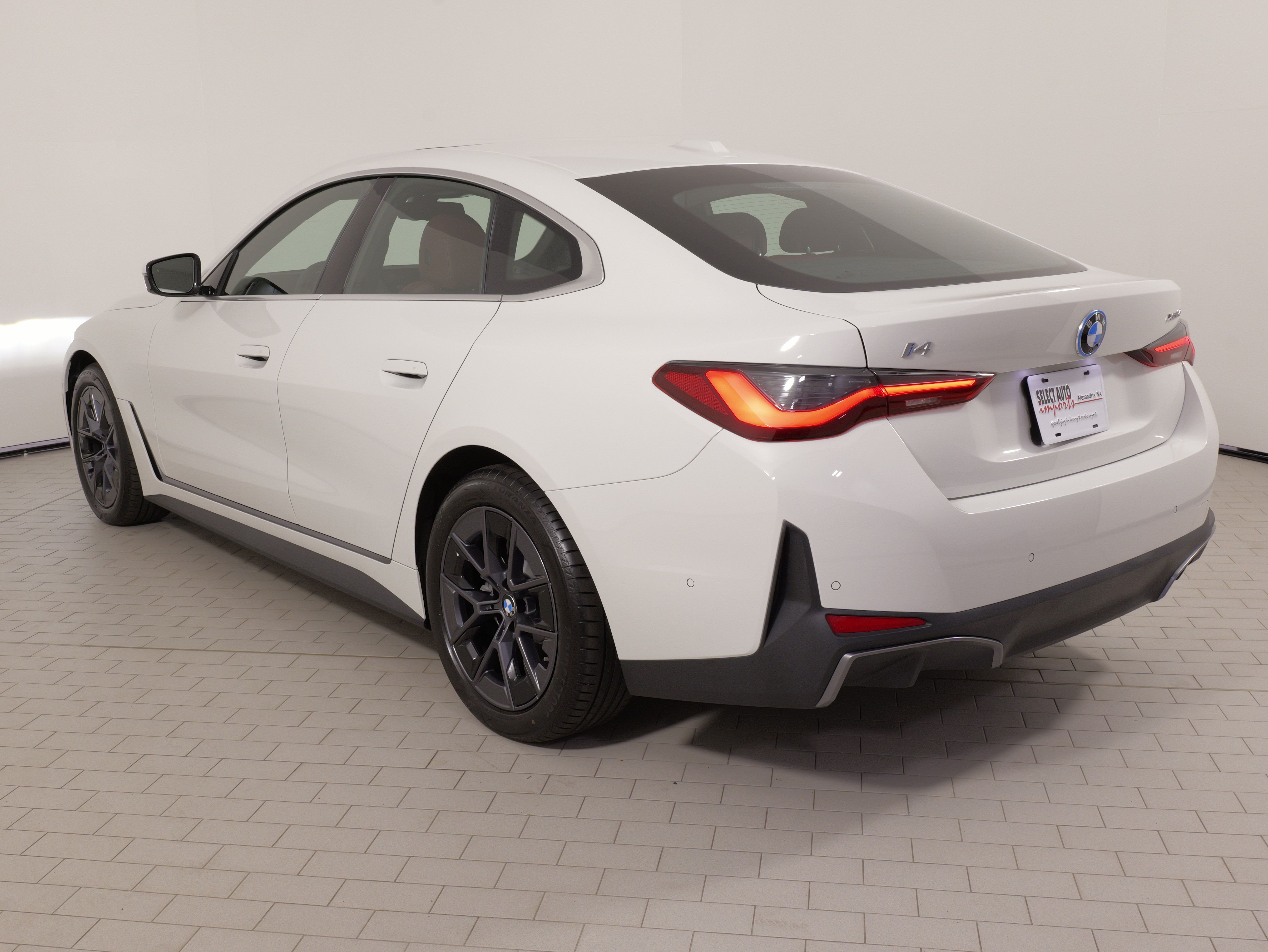 Used 2025 BMW i4 xDrive40i w/ Premium Package AWD/4WD image 14