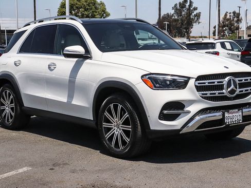 Used 2024 Mercedes-Benz GLE 350 4MATIC image 3