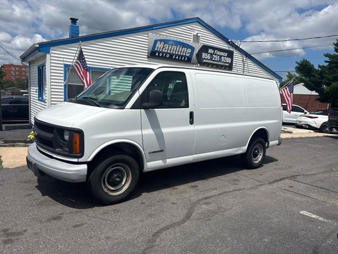 Used 2002 Chevrolet Express 2500 RWD image 3