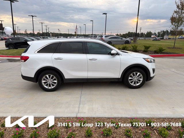 Used 2017 Kia Sorento FWD image 12