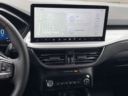 Used 2024 Ford Escape Platinum image 9