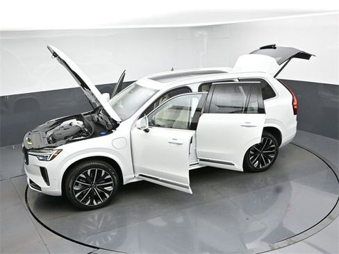 New 2026 Volvo XC90 T8 Ultra image 52