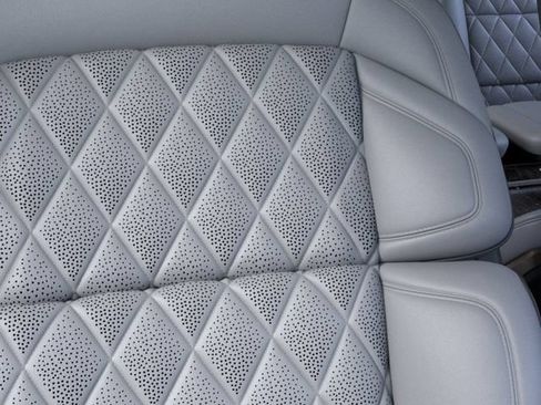 New 2026 Lincoln Navigator Black Label AWD/4WD image 16