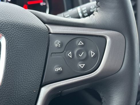 Used 2022 GMC Acadia AT4 w/ Technology Package image 40