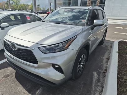 Used 2023 Toyota Highlander XLE