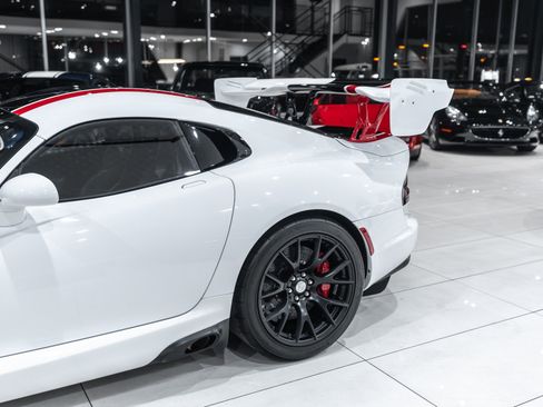 Used 2016 Dodge Viper ACR w/ Extreme Aero Package RWD image 42