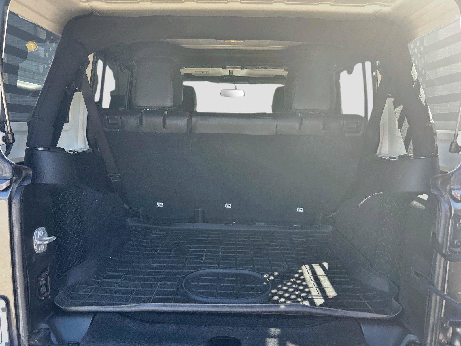 Used 2017 Jeep Wrangler Unlimited Sahara AWD/4WD image 12