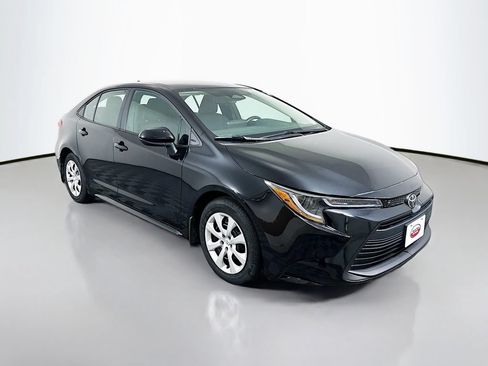 Certified 2025 Toyota Corolla LE FWD image 3