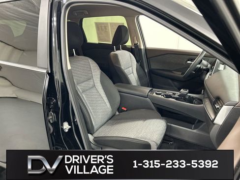 Used 2023 Nissan Rogue SV image 22
