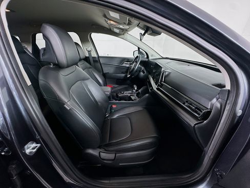 Used 2024 Kia Sportage EX image 31
