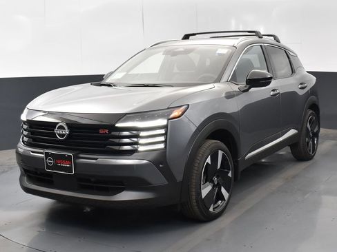 New 2026 Nissan Kicks SR w/ Cold Weather Package AWD/4WD image 3