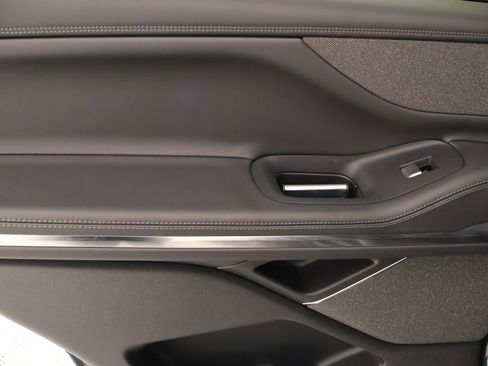 New 2025 Lincoln Navigator Reserve w/ Jet Appearance Package AWD/4WD image 18