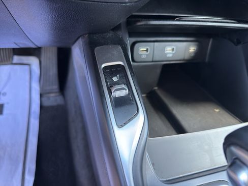 Used 2022 Kia Sorento S FWD image 17