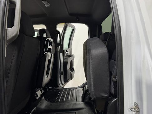 Used 2022 Chevrolet Silverado 2500 W/T w/ WT Fleet Convenience Package image 18